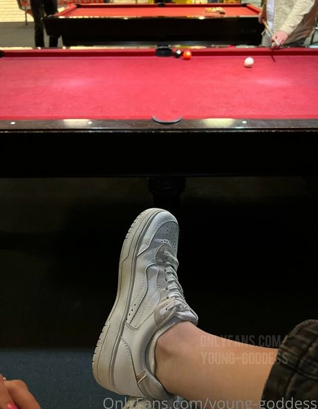 YoungGoddess kunst archiv