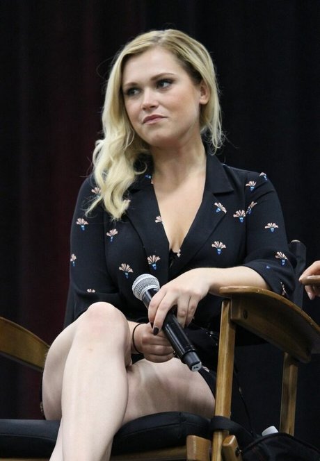 Eliza Taylor hübsche exklusive galerie