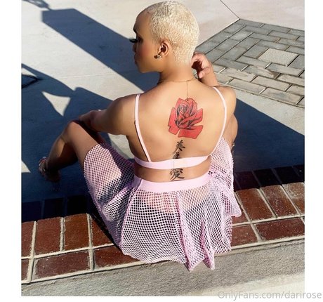 vollbusige onlyfans nacktheit xxx fotos