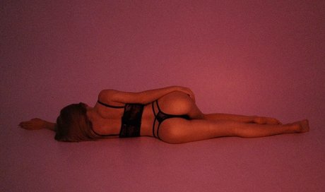 dünne schwarze teenager-onlyfans nacktheit kostenlose galerie