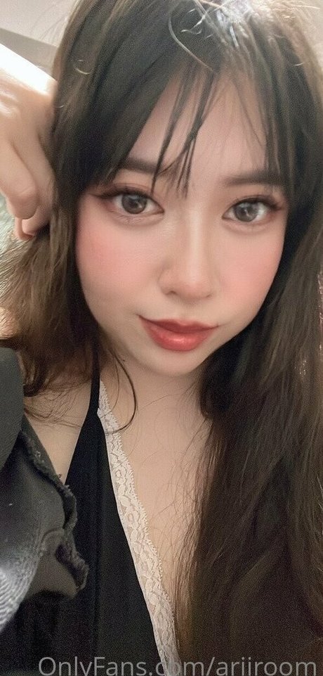 ariiroom sexy pornostar archiv