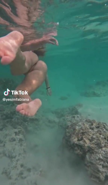 Blonde Power model xxx fotos