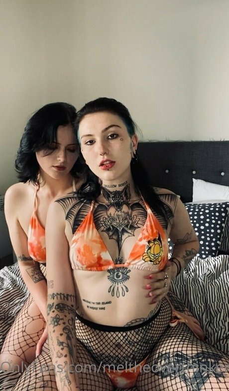 meltheoverthinker erwachsene nackte fotos