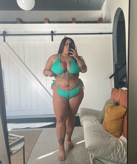 arabische kurvige onlyfans schöne kunst bild