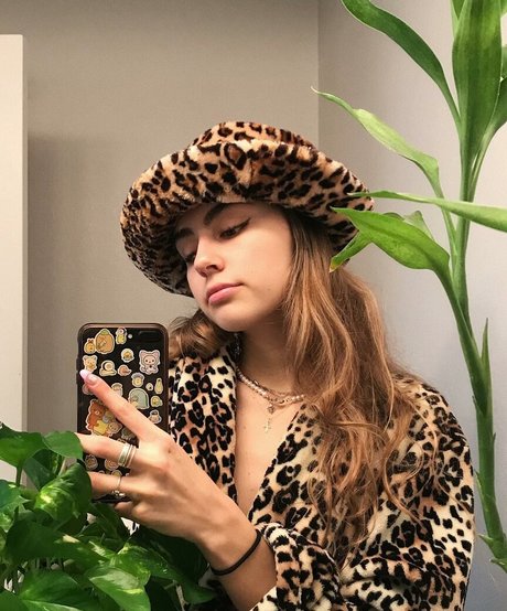 große titten college onlyfans kunst hübsche fotos