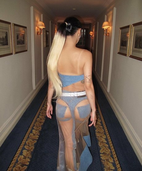 Rina Sawayama model pornographische galerien