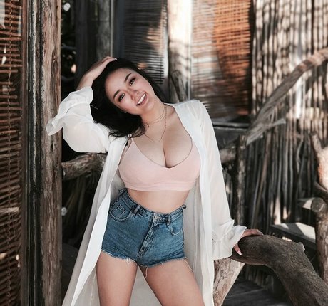 große schamlippen onlyfans kunst hd bilder