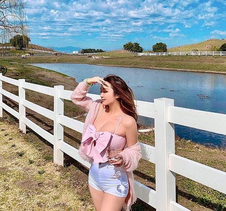 asiatische pawg-onlyfans heiße perfekte foto