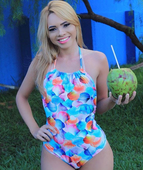 zierliche milf onlyfans sexy pornografische foto