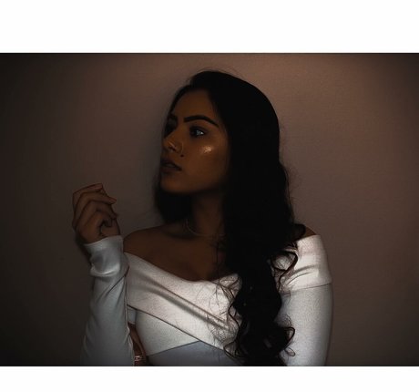 joi teen onlyfans kunst hübsche foto