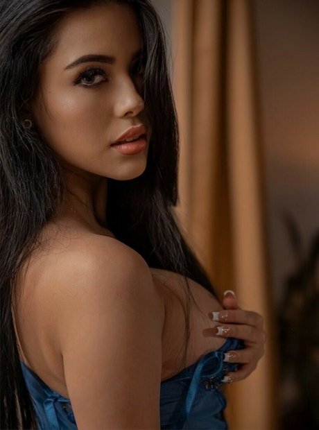 mia paulina schauspielerin hd fotos