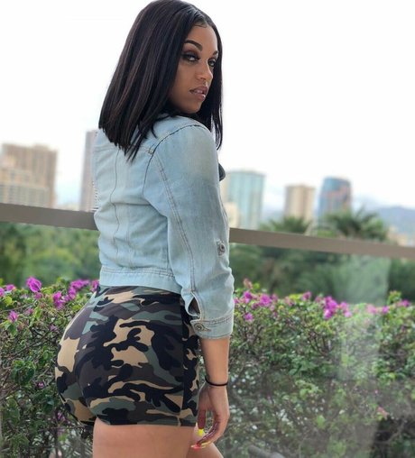 Biannca Prince sexy pornostar bilder