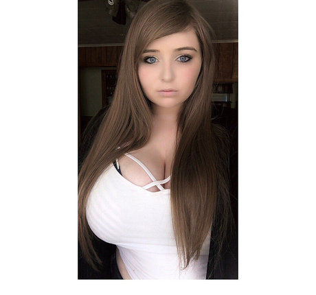 asiatische influencer-onlyfans nette bild