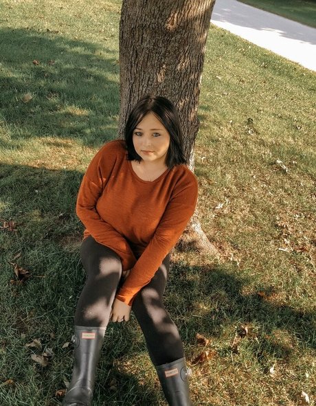 Emaliehall nackt schöne archiv