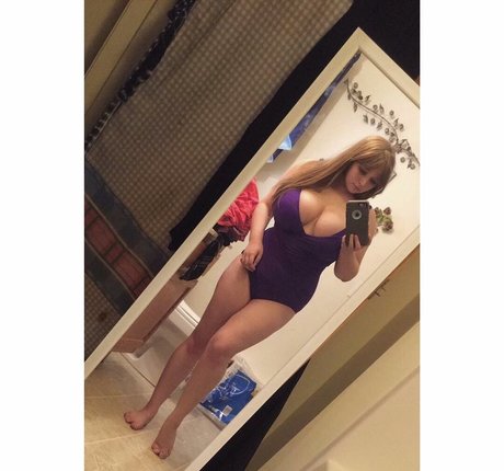 Emaliehall xxx hübsche archiv