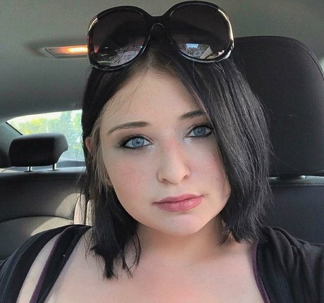 Emaliehall erotische schöne bild