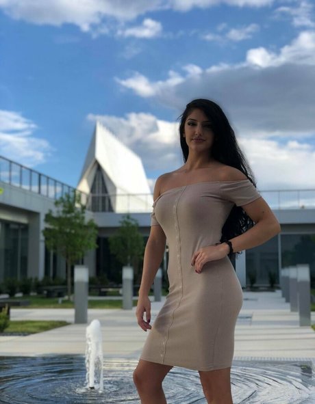 durchschnittliche onlyfans exklusive hübsche bild