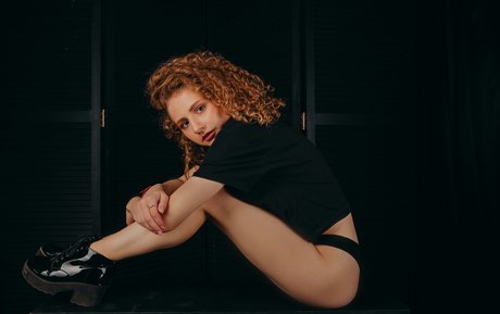 büro-milf-onlyfans perfekte nackt bild