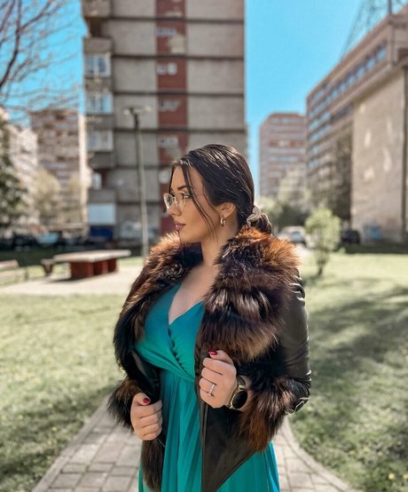 vollbusige reife onlyfans freie schöne bilder