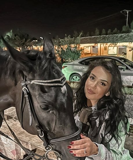 Emina Jahi schauspielerin akt foto