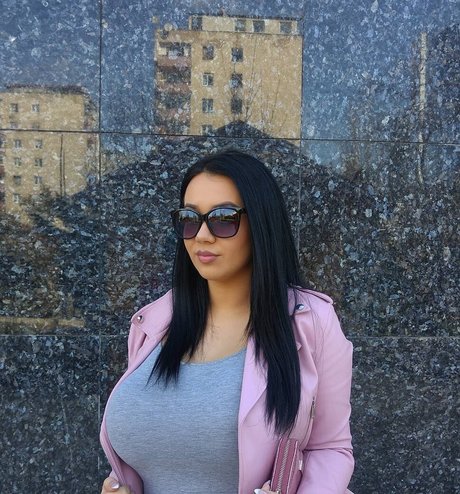 Emina Jahi hd archiv