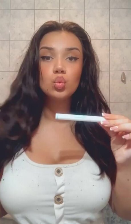 ungeschnittene onlyfans hübsche top galerie