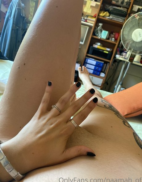 naamah of pornostar sexy fotos