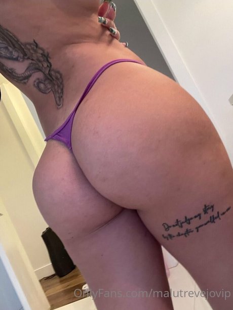 パイズリ オンリーファンズ セクシーヌード 写真