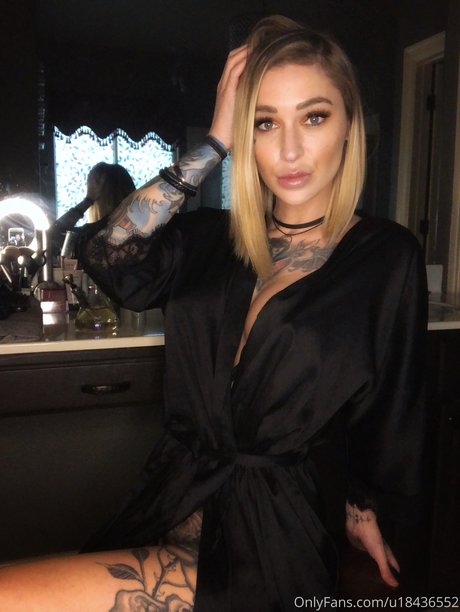 フィットネス 裸 オンリーファンズ セクシー 画像