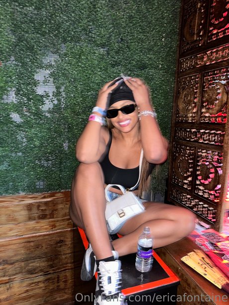 成熟したラテン系オンリーファンズ エロチック 写真