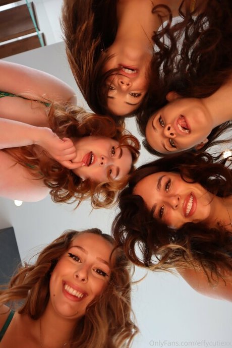 バン・オンリーファンズ ホットセクシー ギャラリー