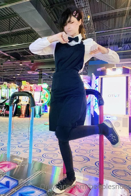 ぽっちゃりブロンドのオンリーファンズ 無料エロ 写真