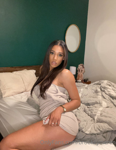 エボニートップオンリーファン セクシー裸 画像