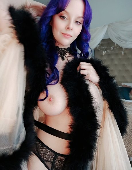 ビキニプリンセスオンリーファンズ ホットヌード 画像