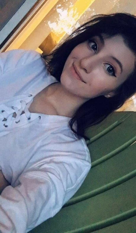 赤毛の痴女オンリーファンズ 無料ヌード 画像