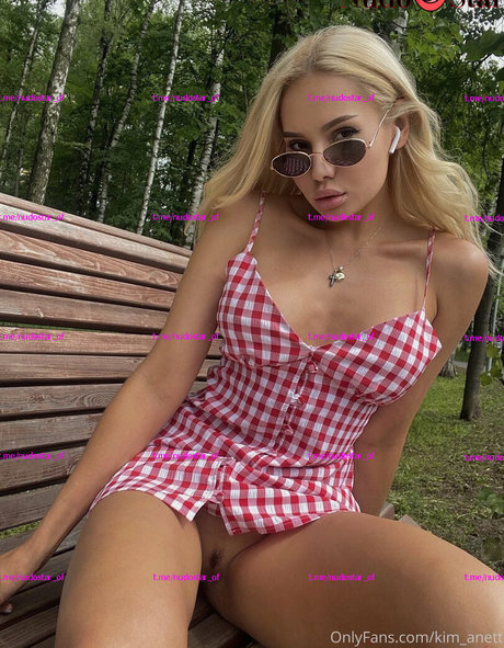 Kim Anett アートポルノスター 写真