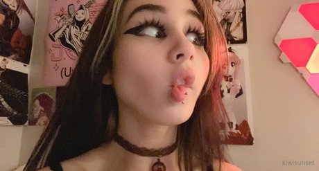 カムフィートオンリーファンズ ヌード 写真