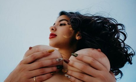 CAMILA VALENCIA HDポルノスター 写真