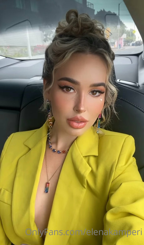 ストリップショー オンリーファンズ ポルノグラフィック 写真