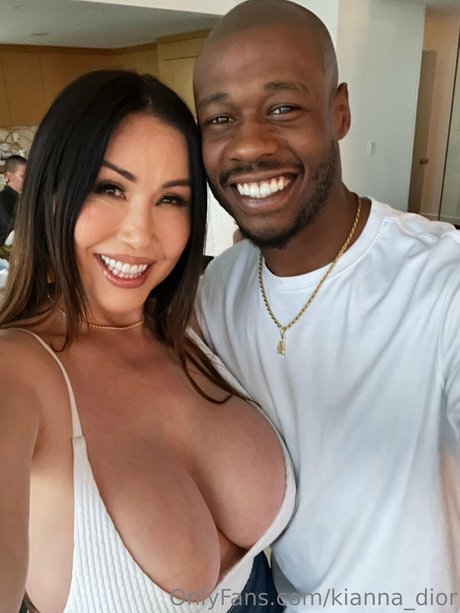 Kianna Dior セックスモデル 写真