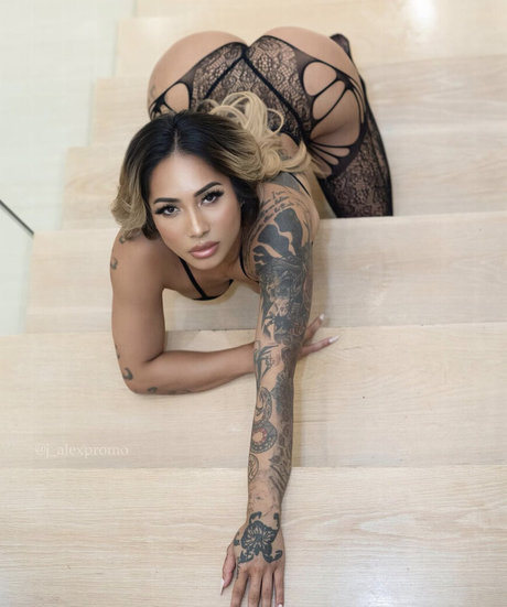 ニューハーフの射精 オンリーファンズ 美しいxxx 画像