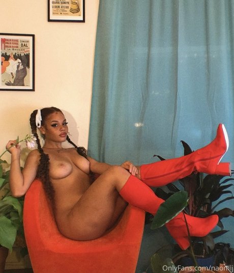 Naomij ポルノスター パーフェクト 画像