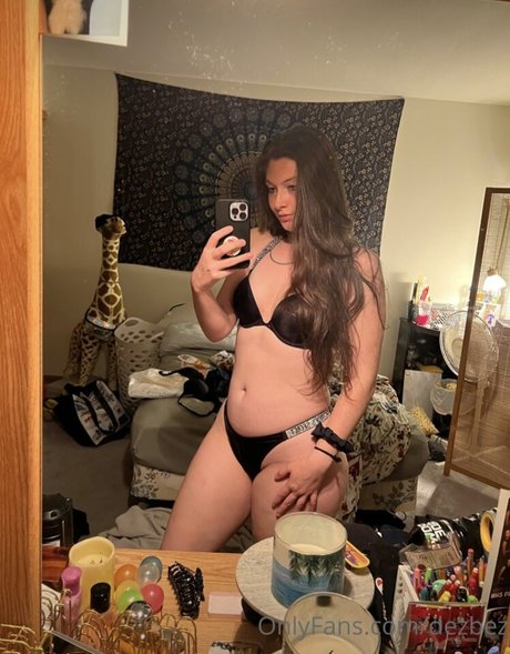 Dezbez420 ポルノスター HD アーカイブ