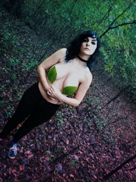 パイズリ オンリーファンズ ポルノ 写真