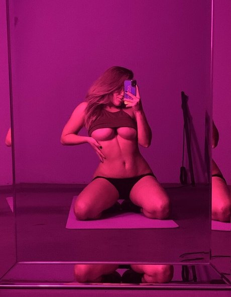 ワイフオンリーファン 無料アダルト 写真