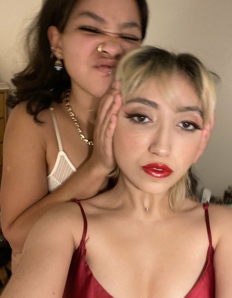 Pcola エロティックなポルノスター 画像