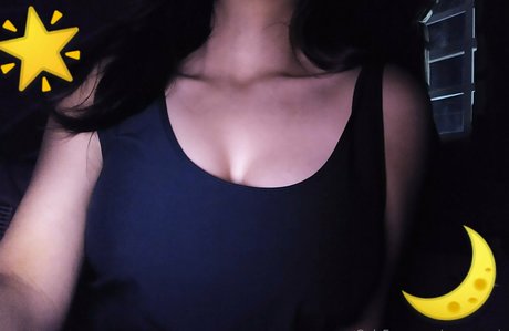 Yuwummie XXXモデル 写真