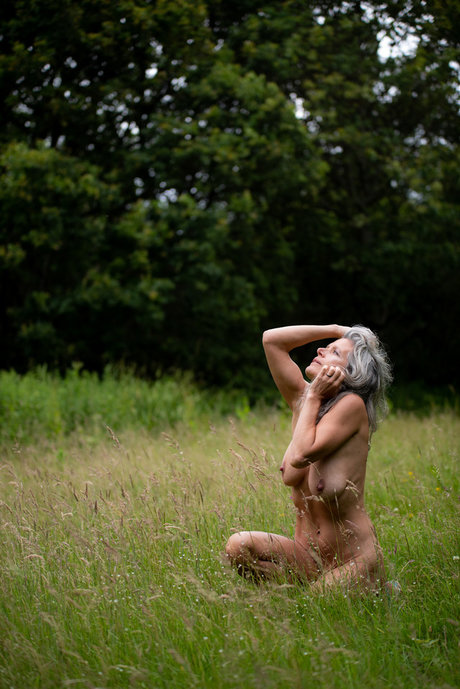 Helen saunders ポルノスター ホット 画像