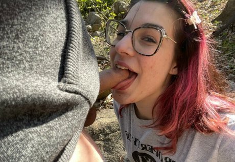 silkiepuppy エロティック女優 写真