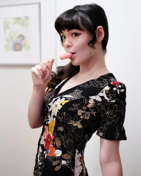 アラブのゲイオンリーファンズ エロチック 写真